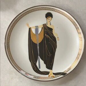 Franklin Mint Elegant Black and Gold Decorative Plate